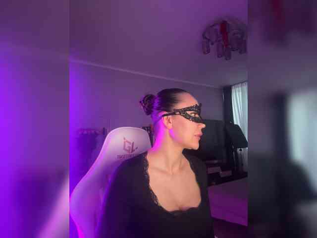 QWEENII webcam