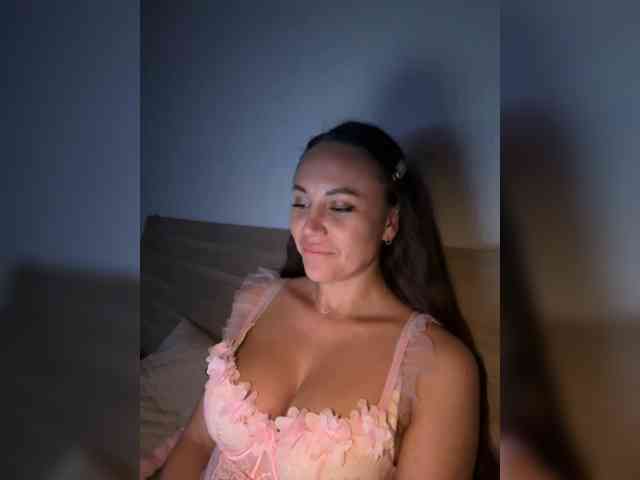 QWEENII webcam