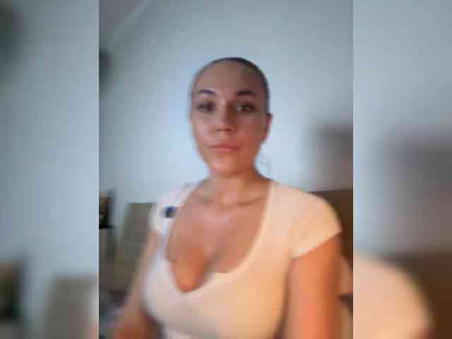 QWEENII webcam