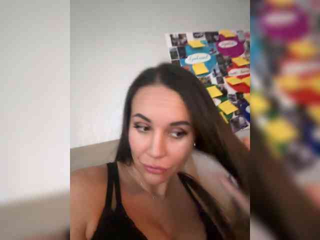 QWEENII webcam