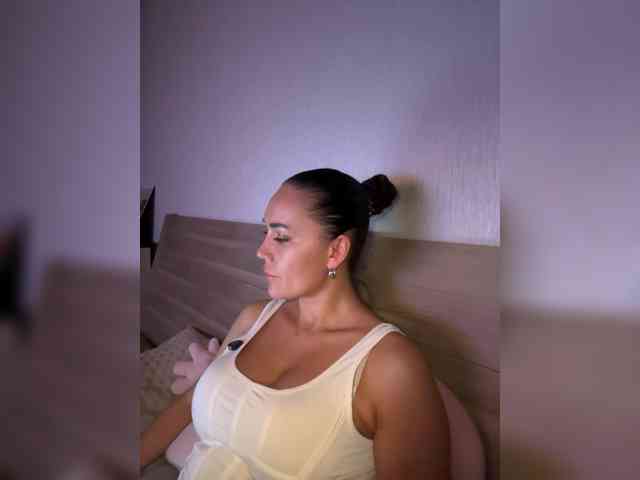 QWEENII webcam