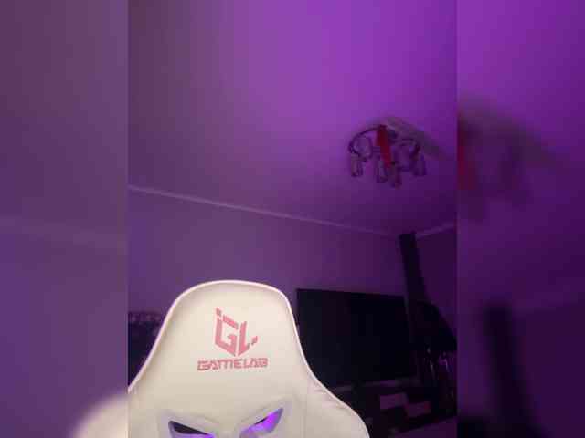 QWEENII webcam