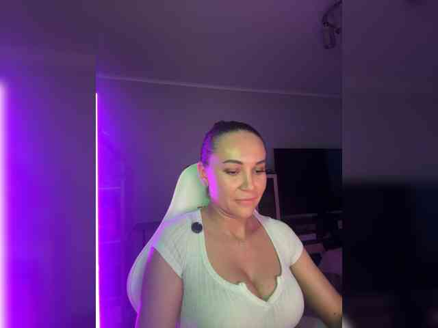 QWEENII webcam
