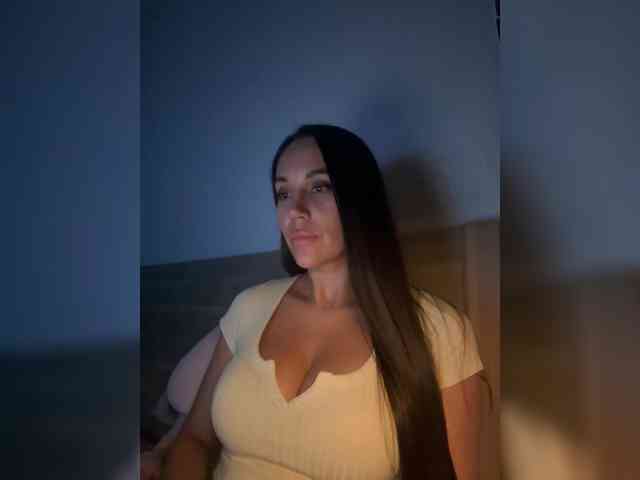 QWEENII webcam