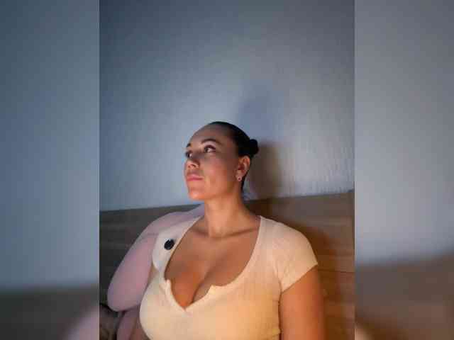 QWEENII webcam