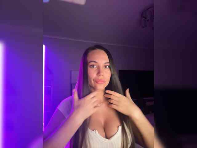 QWEENII webcam