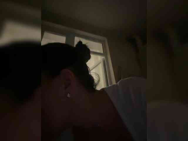QWEENII webcam