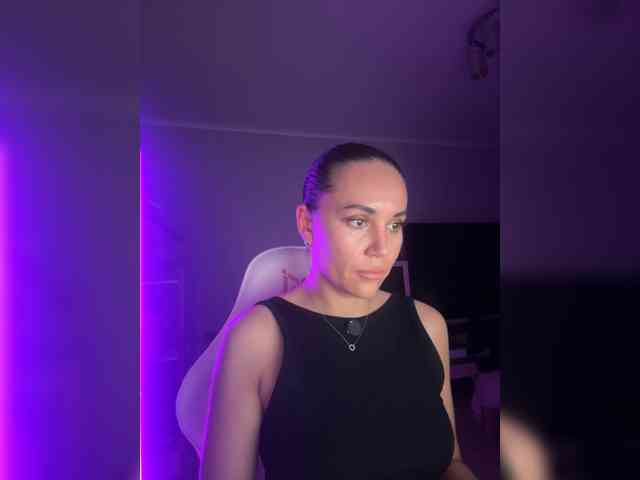 QWEENII webcam