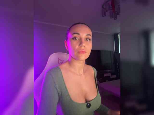 QWEENII webcam