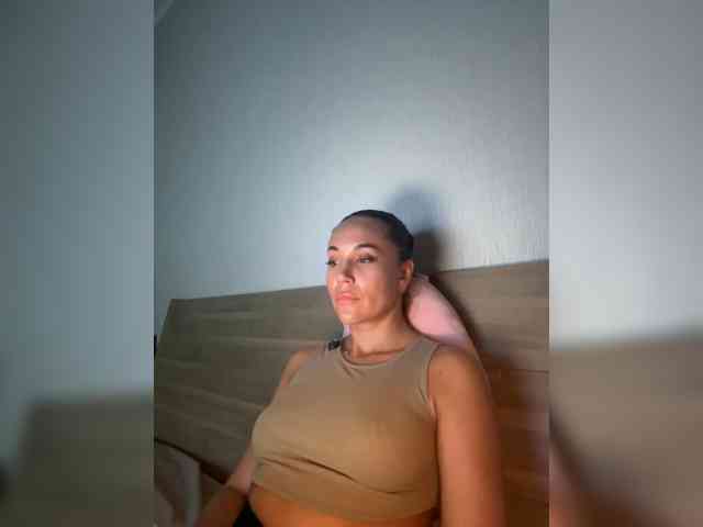 QWEENII webcam