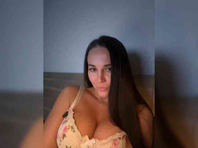 QWEENII webcam