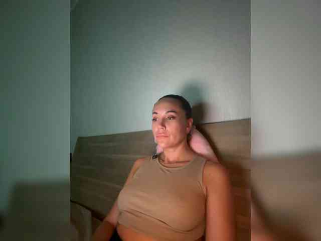 QWEENII webcam