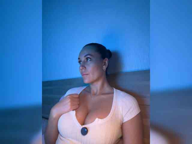 QWEENII webcam