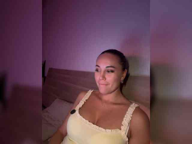 QWEENII webcam