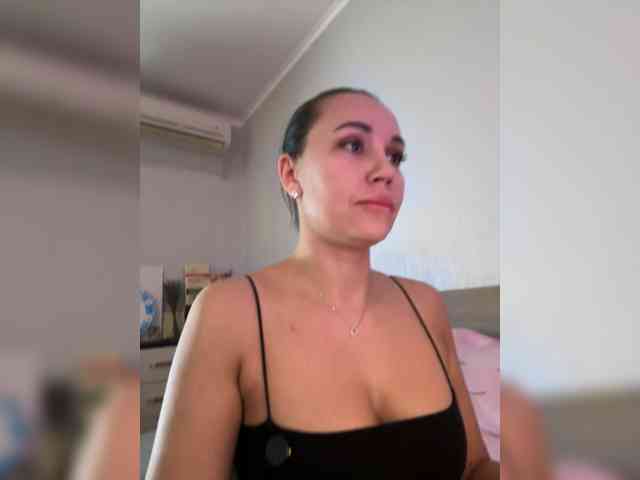 QWEENII webcam