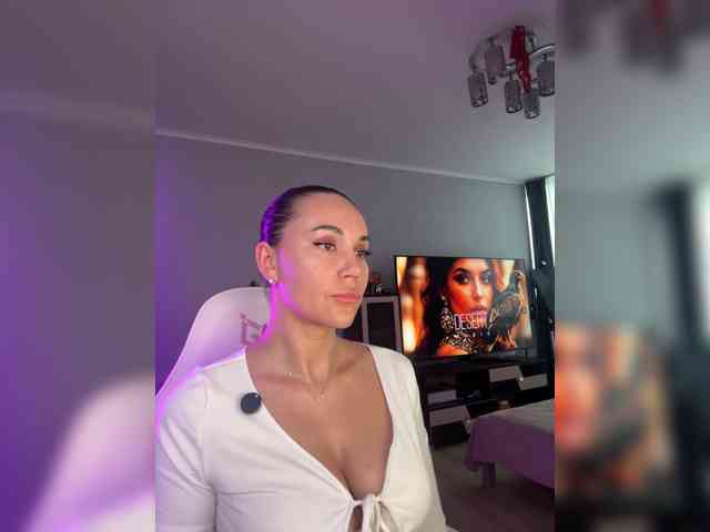 QWEENII webcam