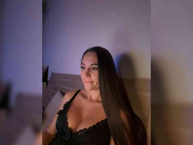 QWEENII webcam