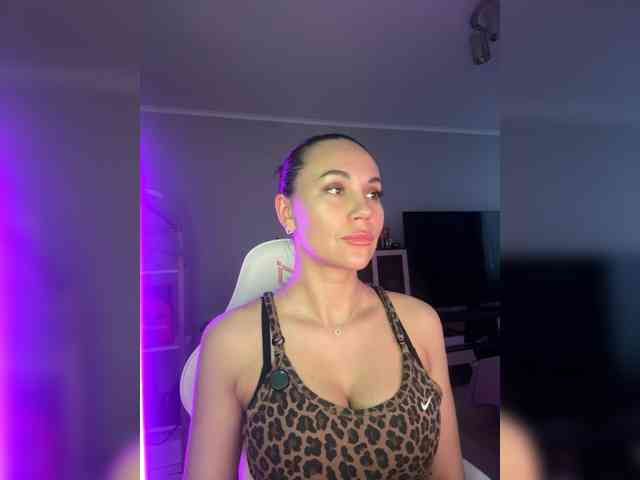 QWEENII webcam