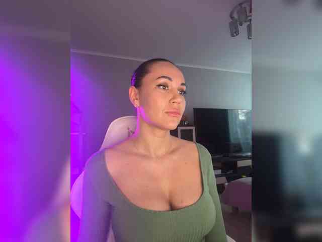 QWEENII webcam
