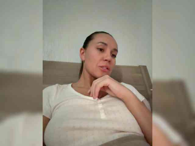 QWEENII webcam