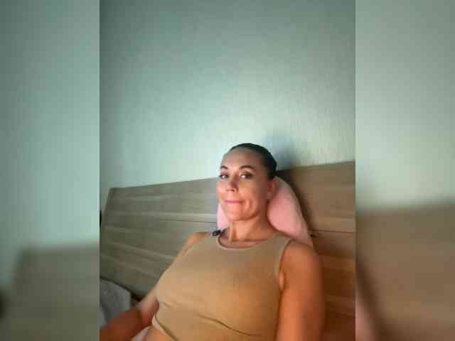 QWEENII webcam