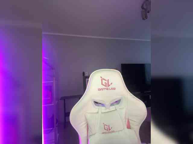 QWEENII webcam