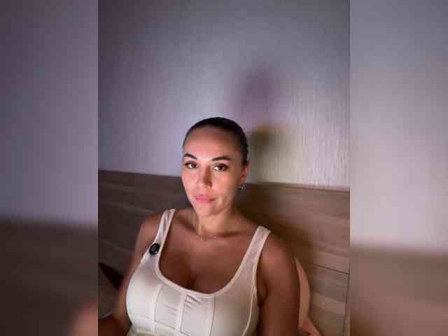 QWEENII webcam