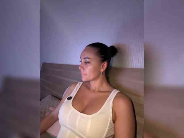 QWEENII webcam