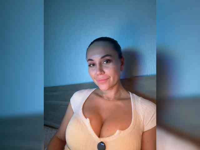 QWEENII webcam