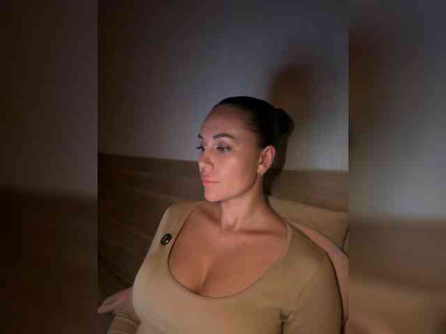 QWEENII webcam