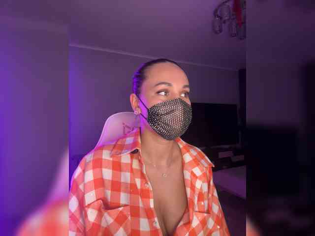 QWEENII webcam