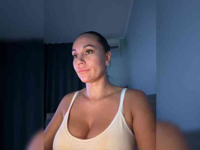 QWEENII webcam