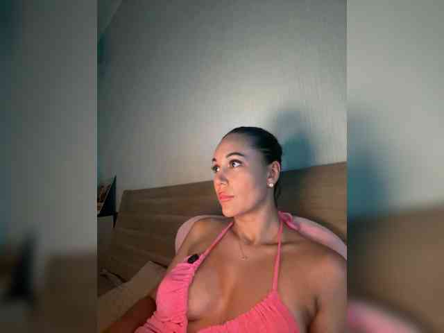 QWEENII webcam