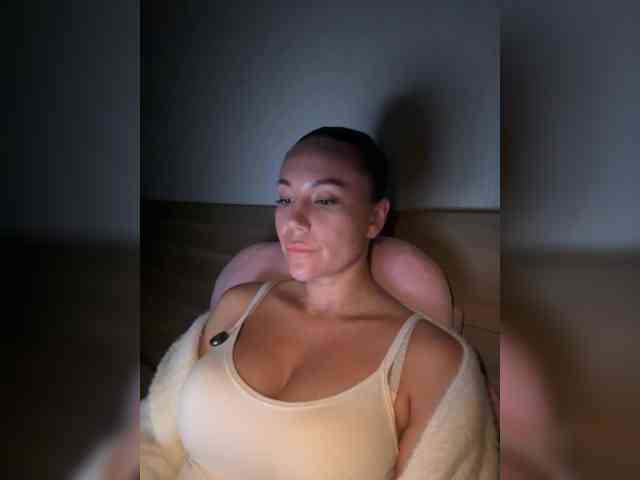 QWEENII webcam