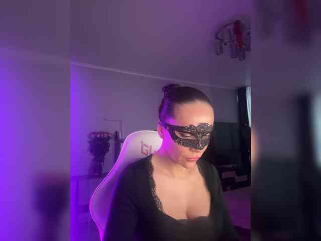 QWEENII webcam