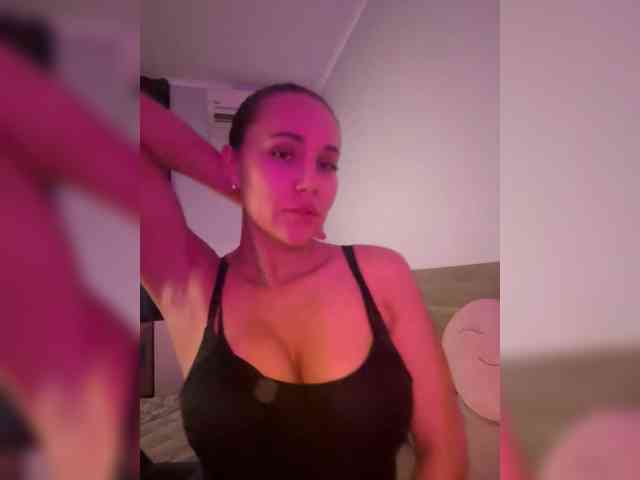 QWEENII webcam