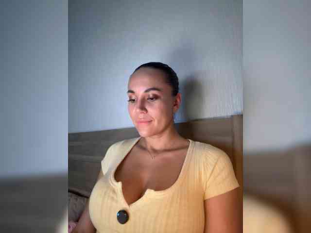 QWEENII webcam