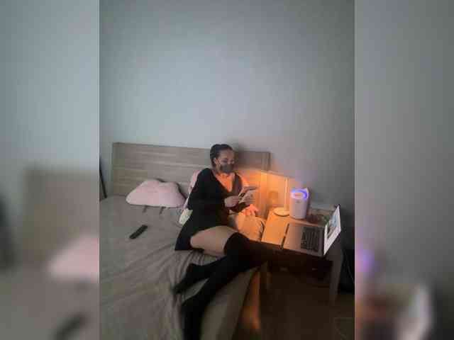 QWEENII webcam