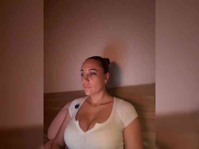 QWEENII webcam
