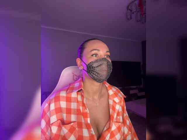 QWEENII webcam