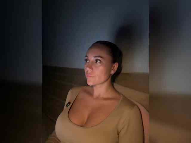 QWEENII webcam