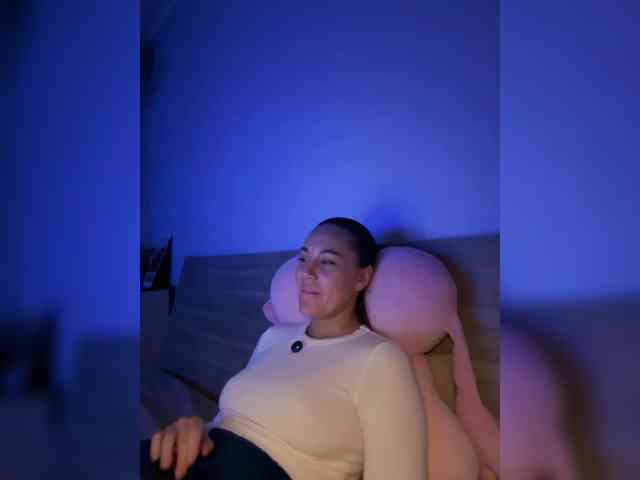 QWEENII webcam