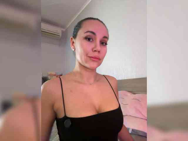 QWEENII webcam