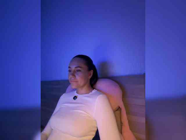 QWEENII webcam