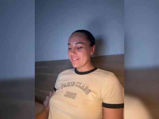 QWEENII webcam