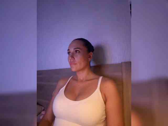 QWEENII Sex Cam Show