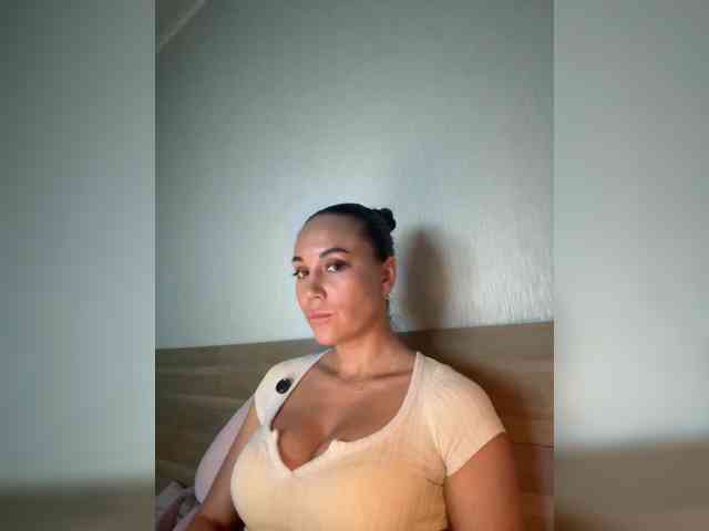 QWEENII webcam