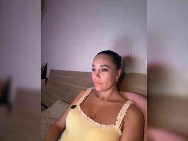 QWEENII webcam