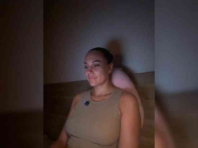 QWEENII webcam