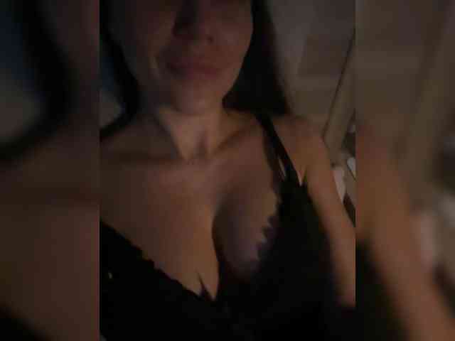 QWEENII webcam